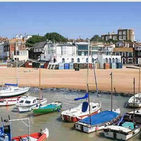 Rivendell Modern 2 Bedroom Apartment In St Peters Village Sleeps 6 Broadstairs Luaran gambar