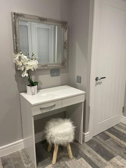 Rivendell Modern 2 Bedroom Apartment In St Peters Village Sleeps 6 Broadstairs Luaran gambar