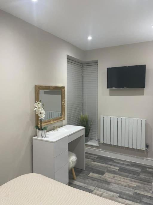 Rivendell Modern 2 Bedroom Apartment In St Peters Village Sleeps 6 Broadstairs Luaran gambar