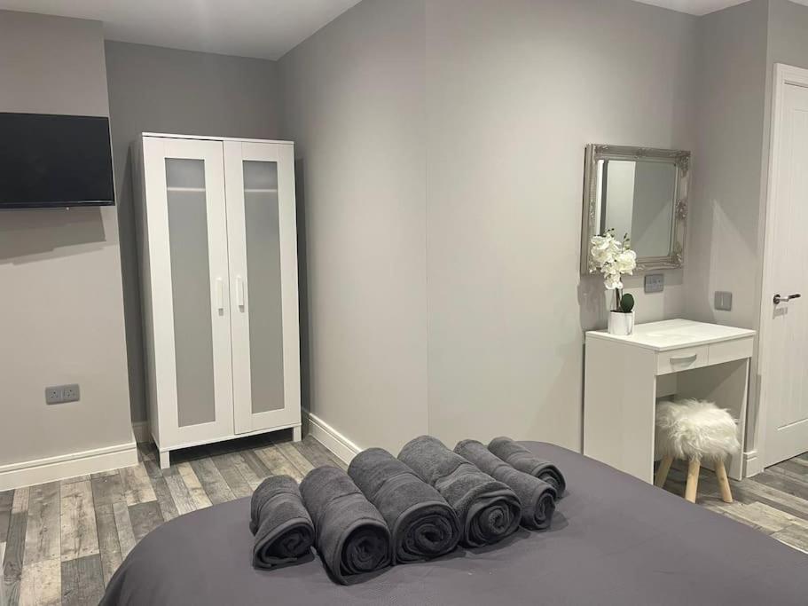Rivendell Modern 2 Bedroom Apartment In St Peters Village Sleeps 6 Broadstairs Luaran gambar